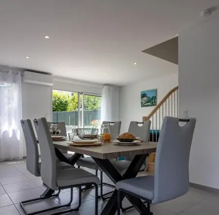 Holiday home Les Iris Fleurs Des Pyrenees - Climatisation - Borne Vae