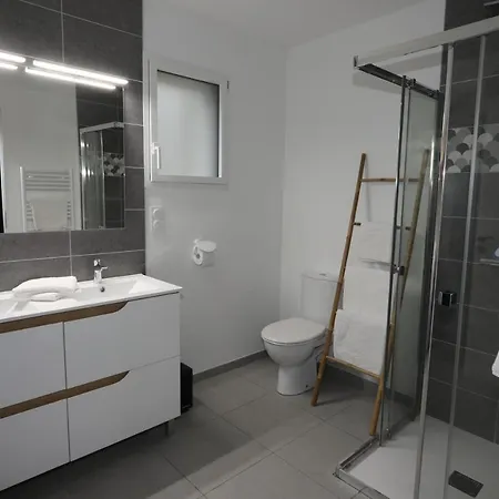 Holiday home Les Iris Fleurs Des Pyrenees - Climatisation - Borne Vae Argeles-Gazost